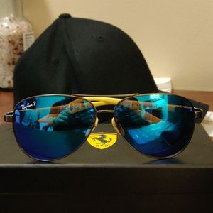 Carbon Fiber Scuderia Ray Ban Aviators RB8313Ma